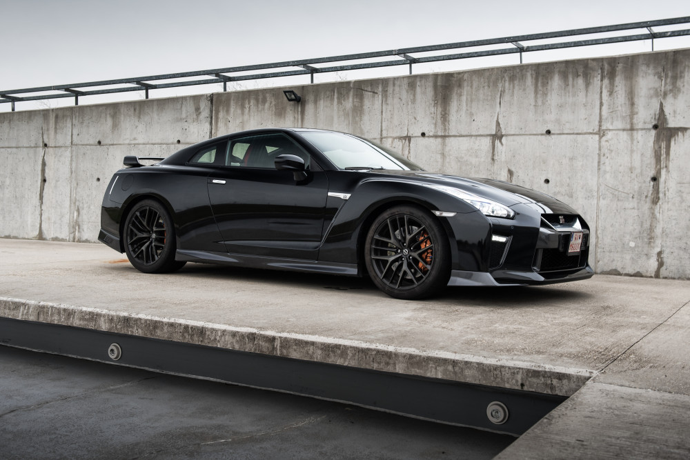 Nissan R35 GT-R Black Edition MY2017 test